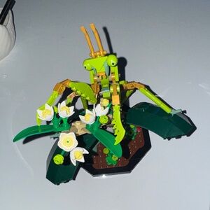 Lego Praying Mantis